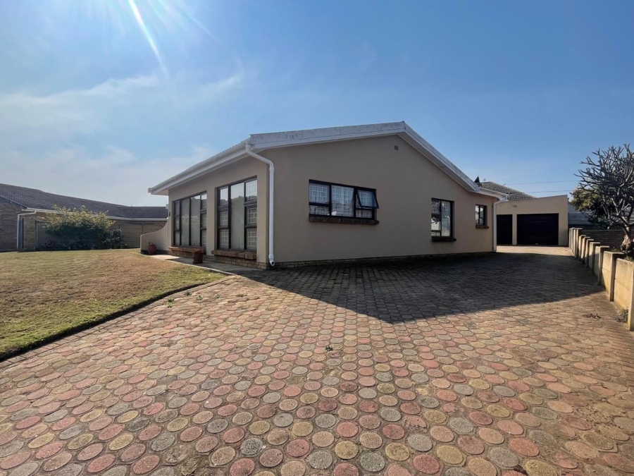 3 Bedroom Property for Sale in Bayview Western Cape